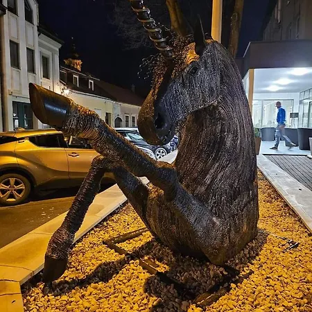 Unicornis Hotel 3*
