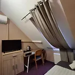 Hotel Unicornis 3*