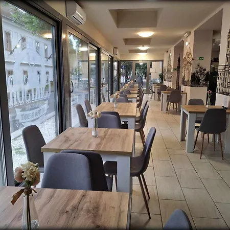 独角酒店 3*