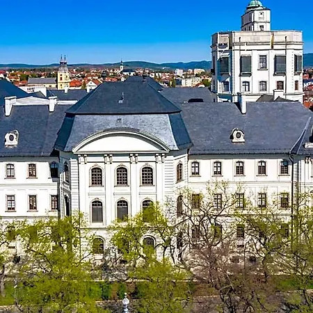 Unicornis Hotel Eger