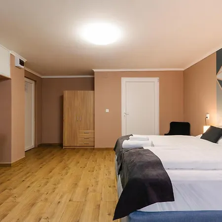Unicornis Hotel 3*