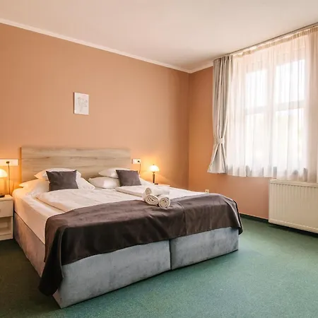 Unicornis Hotel Eger