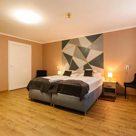 Unicornis 3* Eger