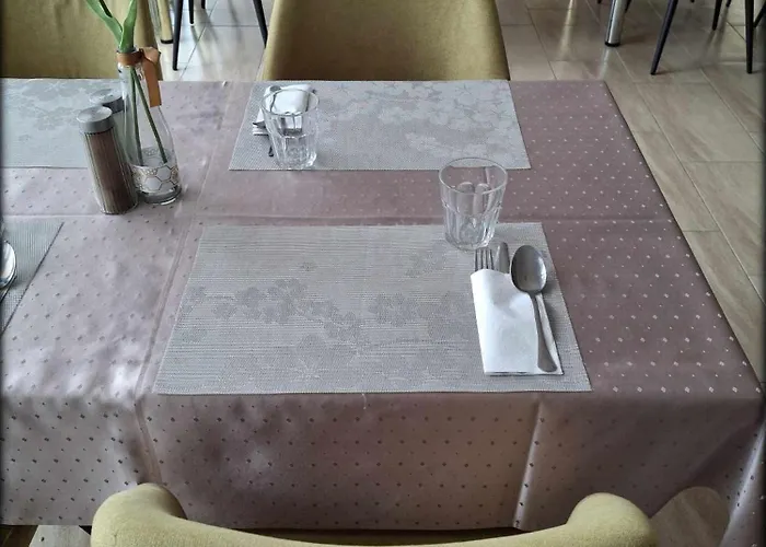 Unicornis Hotel Eger