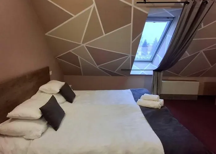 Unicornis Hotel Eger