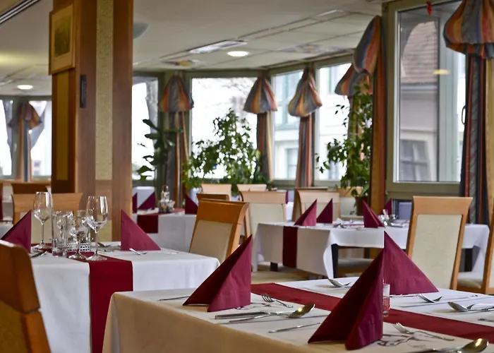 Unicornis Hotel Eger