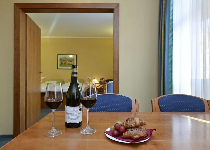 Unicornis Hotel Eger